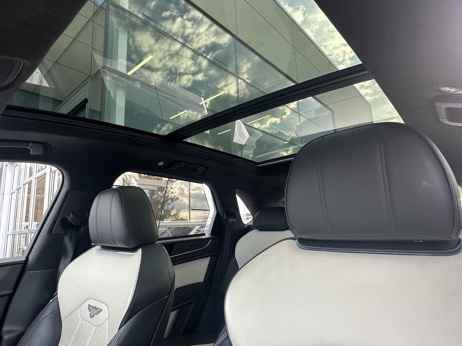 Used 2023  BENTLEY  image 11