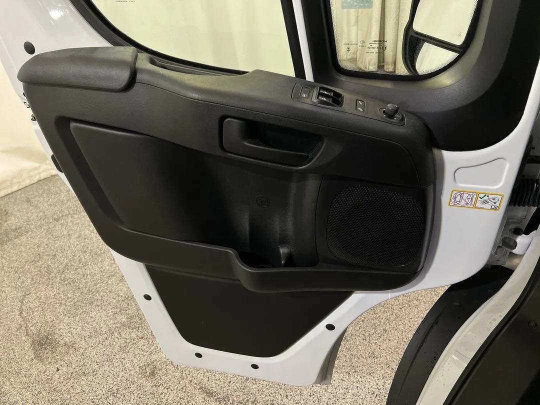 New 2026 Bright White Clear-Coat Exterior Paint RAM Tradesman 1500 Low Roof 136 WB w/Pass Seat image 17