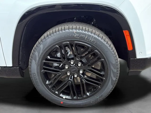 New 2026 Bright White Clear-Coat Exterior Paint Jeep Limited Reserve image 26