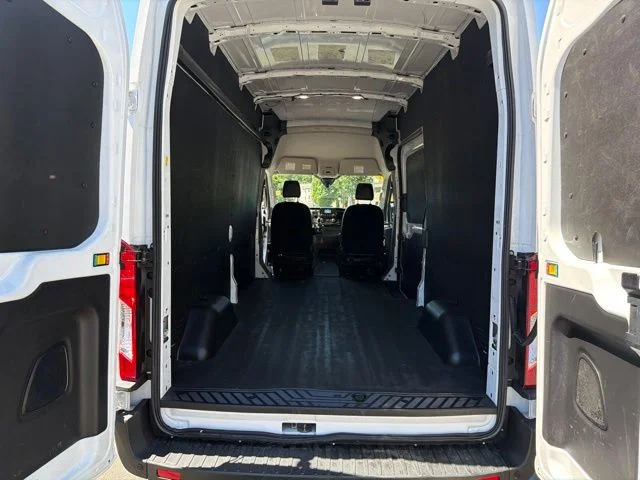 Used 2023 White Ford Base image 23