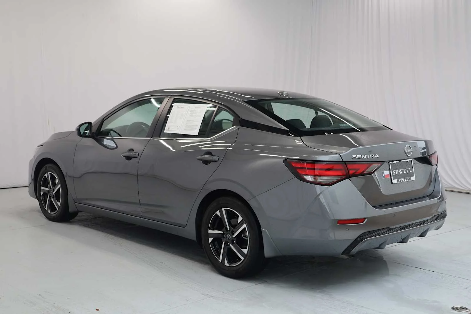 Used 2025 Gun Metallic Nissan SV image 5