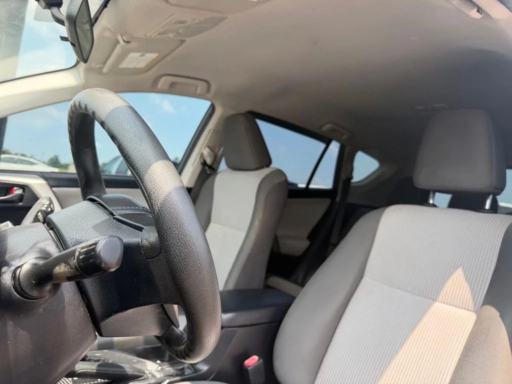 Used 2015 Gray Toyota LE image 24