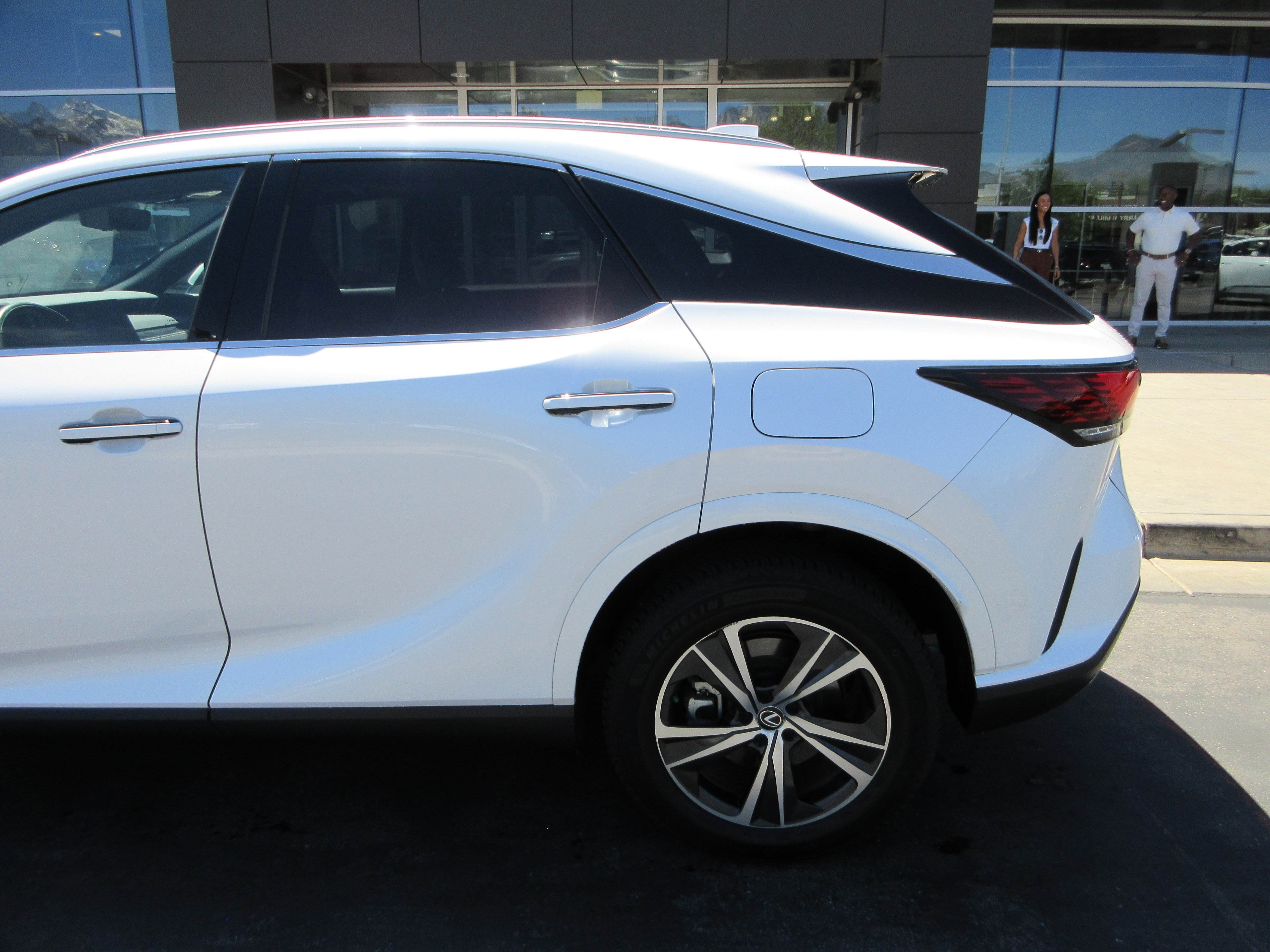 Certified Used 2023 EMINENT WHITE PEARL Lexus 350h Premium image 4
