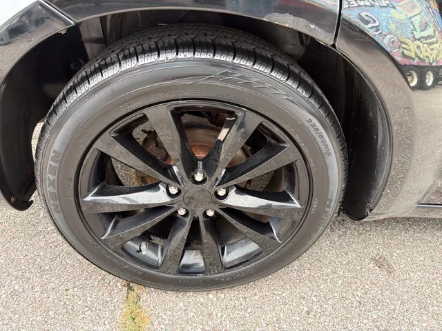 Used 2013 Black Dodge SXT image 35