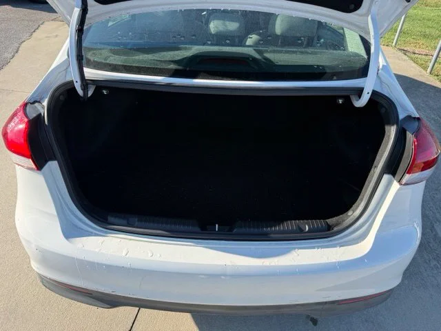 Used 2017 White Kia LX image 8