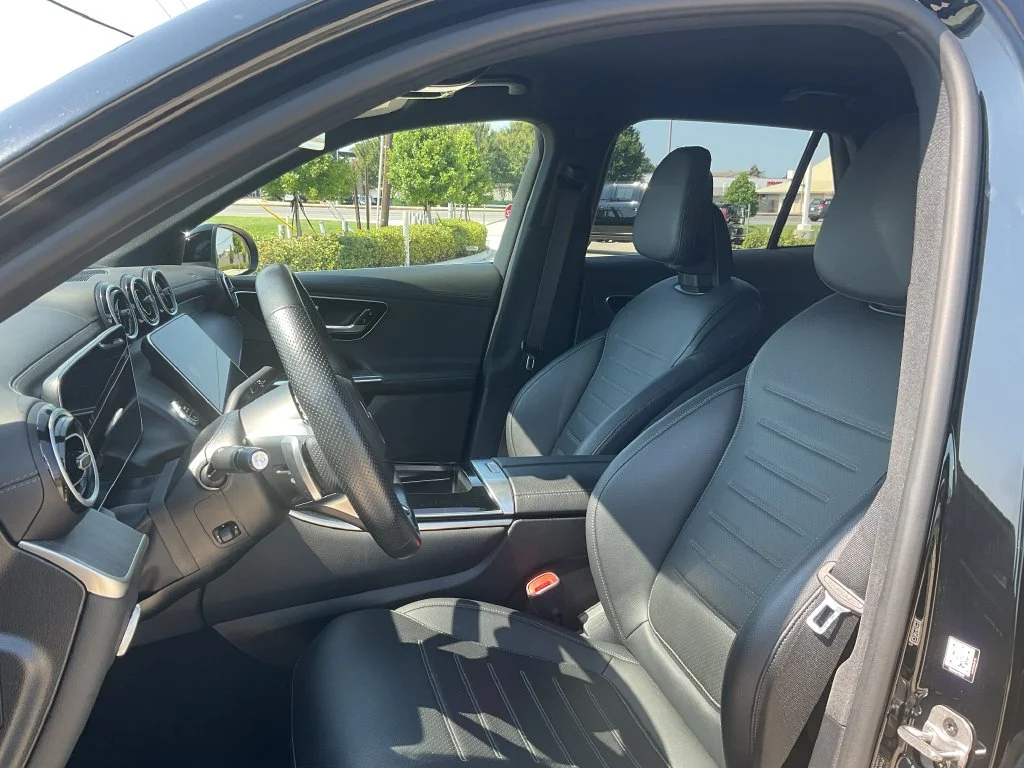 Used 2025 Black Mercedes-Benz GLC 300 image 12
