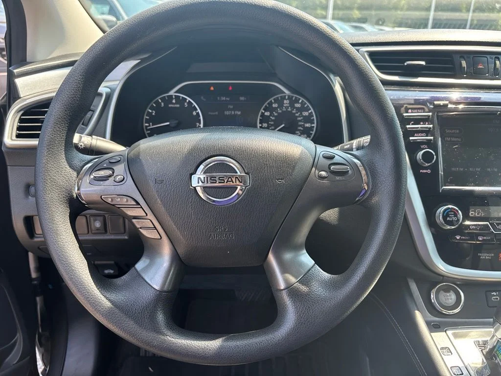 Used 2020 Gray Nissan S image 9