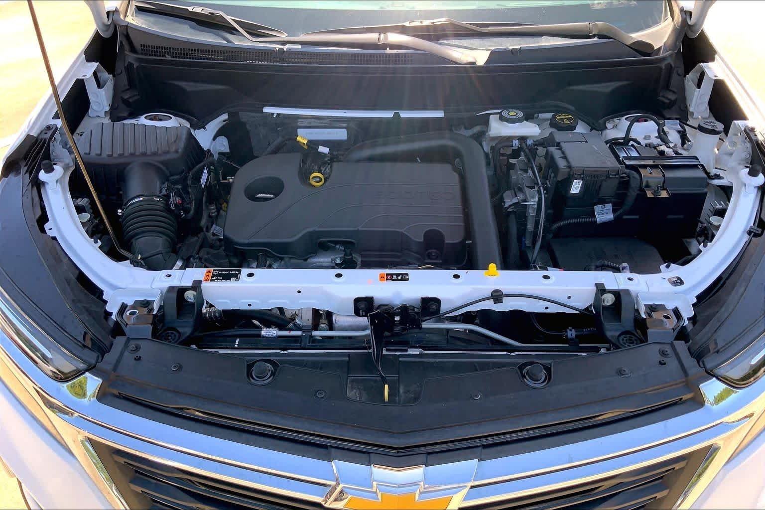 Used 2024 Summit White Chevrolet LT image 29
