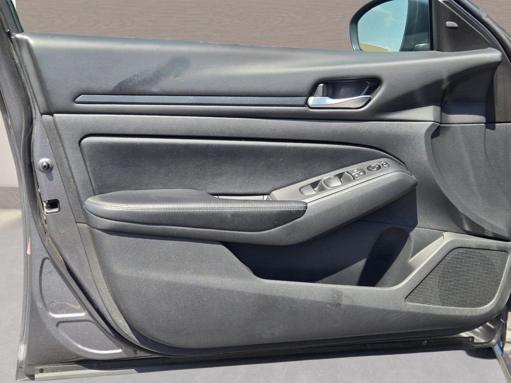 Used 2024 Gray Nissan 2.5 SV image 13