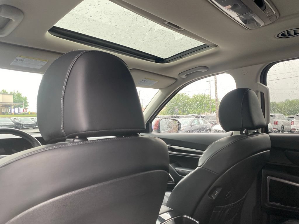 Used 2024 Dawning Red Kia S image 17
