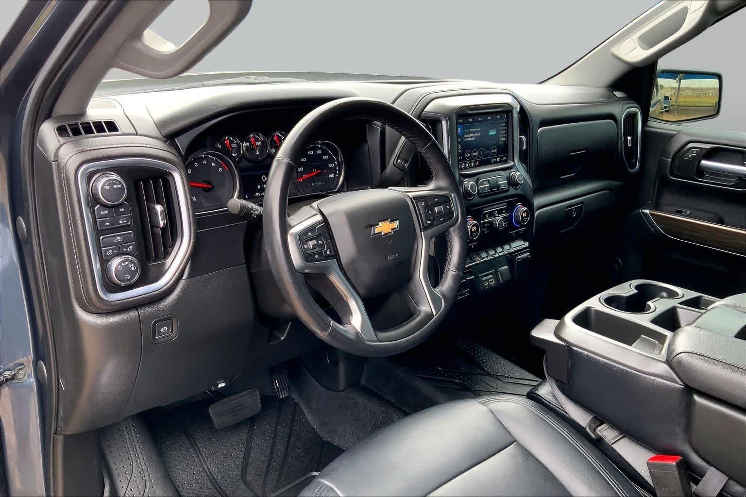 Used 2021 Shadow Gray Metallic Chevrolet LT image 18