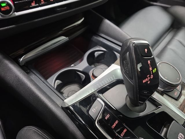 Used 2018 Alpine White BMW 530i xDrive image 24
