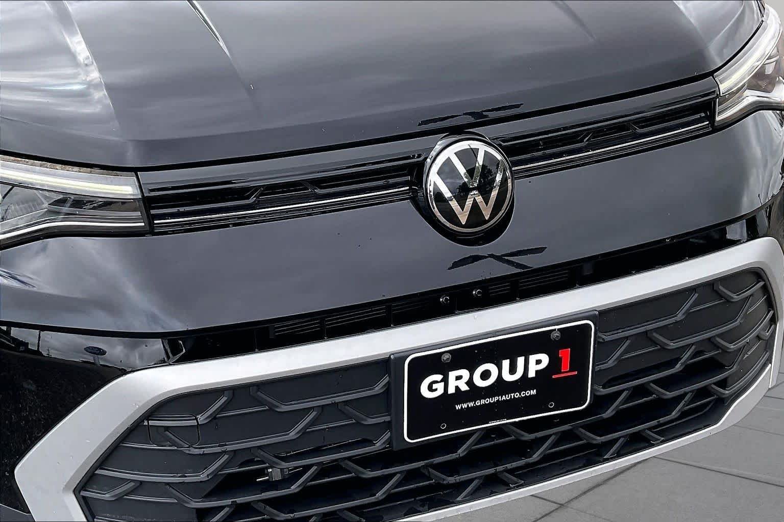 Used 2025 Deep Black Pearl Effect Volkswagen S image 28