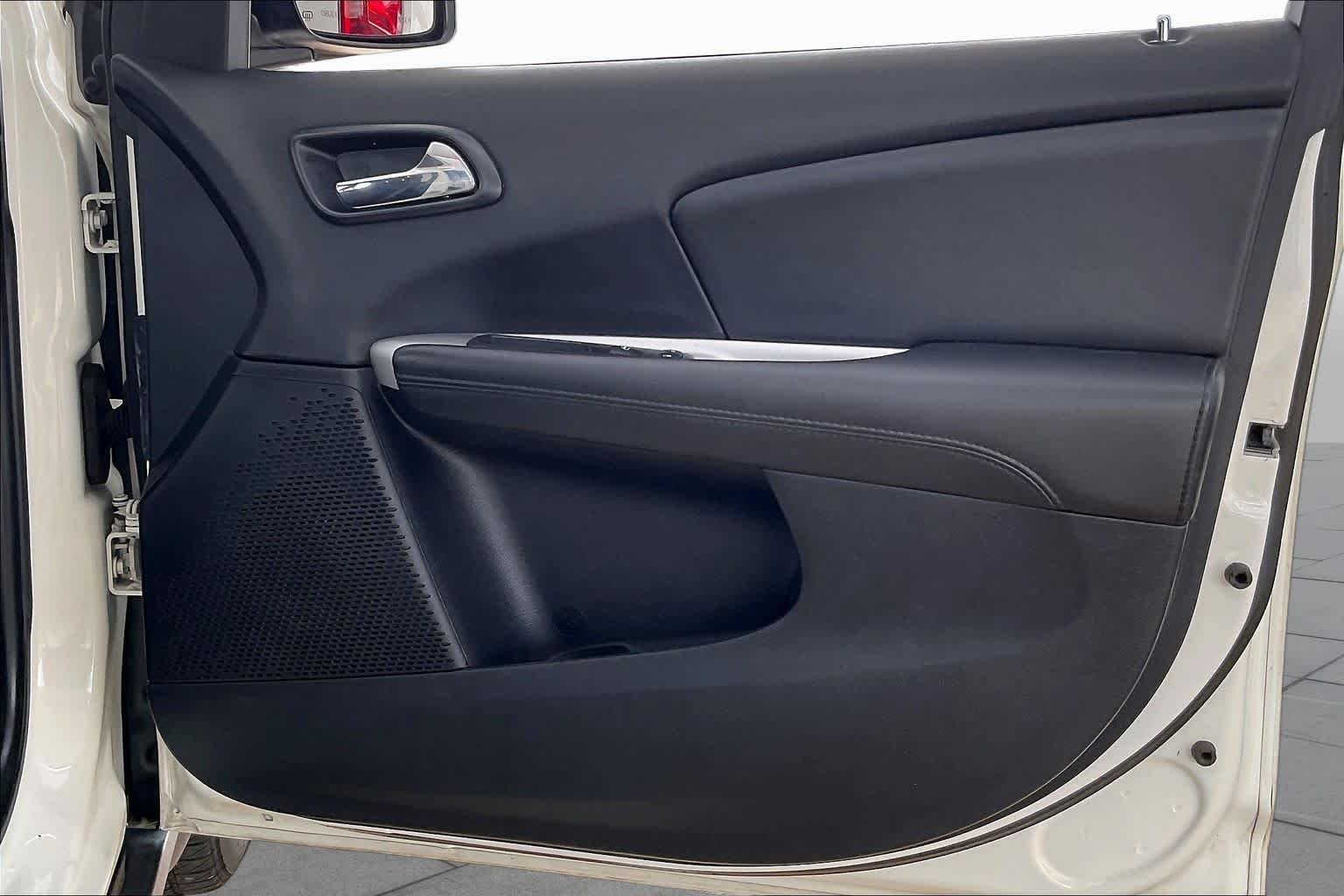 Used 2018 Vice White Dodge SE image 22