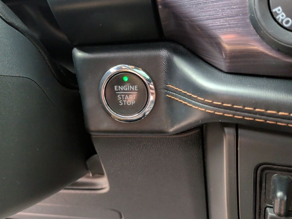 Used 2022 White Ford Platinum image 27