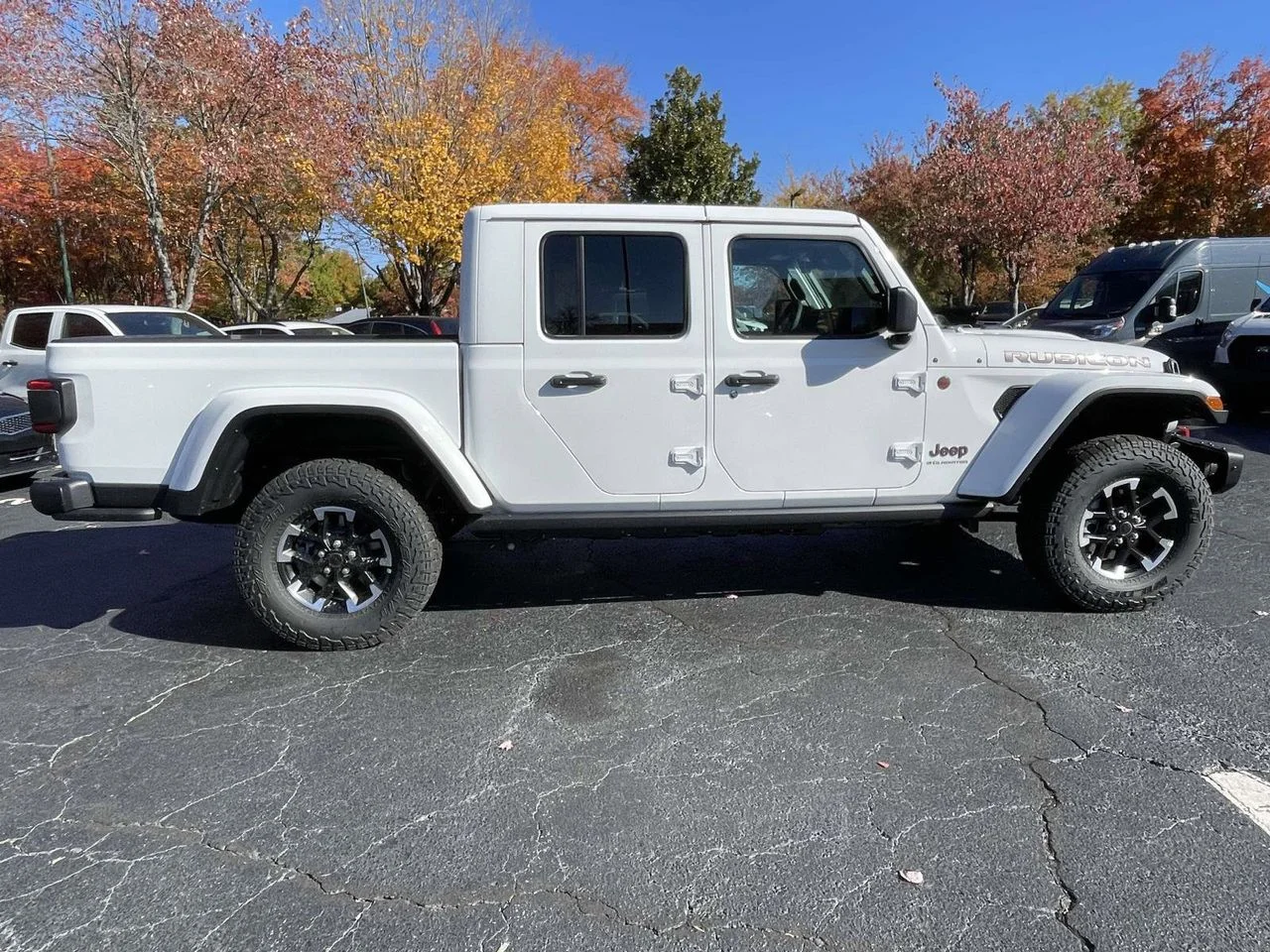 New 2026 Bright White Clear-Coat Exterior Paint Jeep Rubicon X image 10