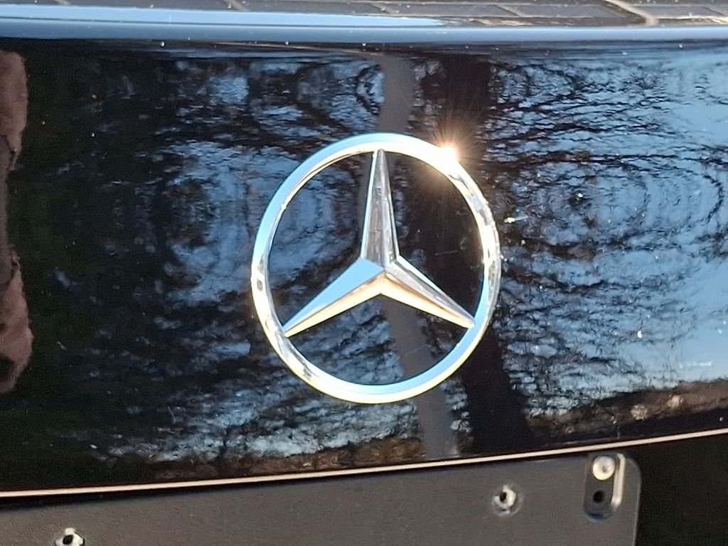 2025 Mercedes-Benz C-Class Sedan C 300 - Photo 30