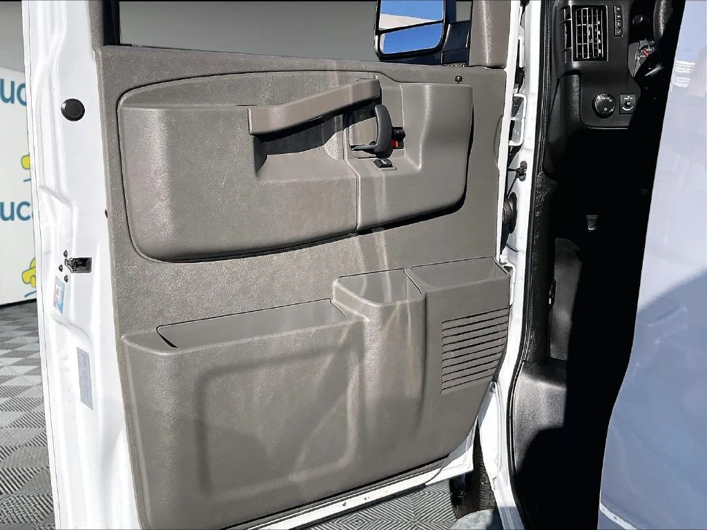 Used 2025 White GMC Work Van image 9
