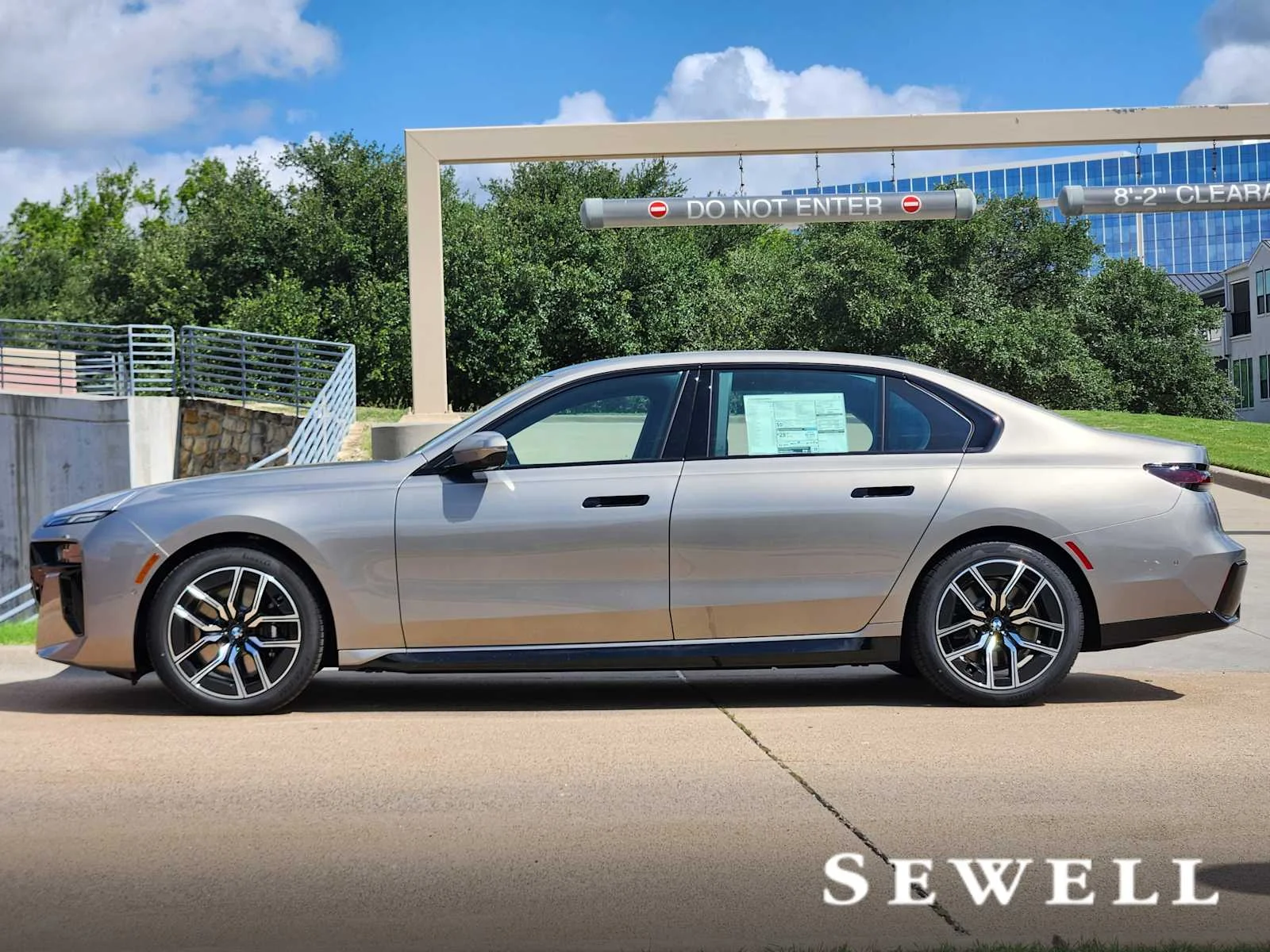 New 2026 Oxide Grey Metallic BMW 740i image 2
