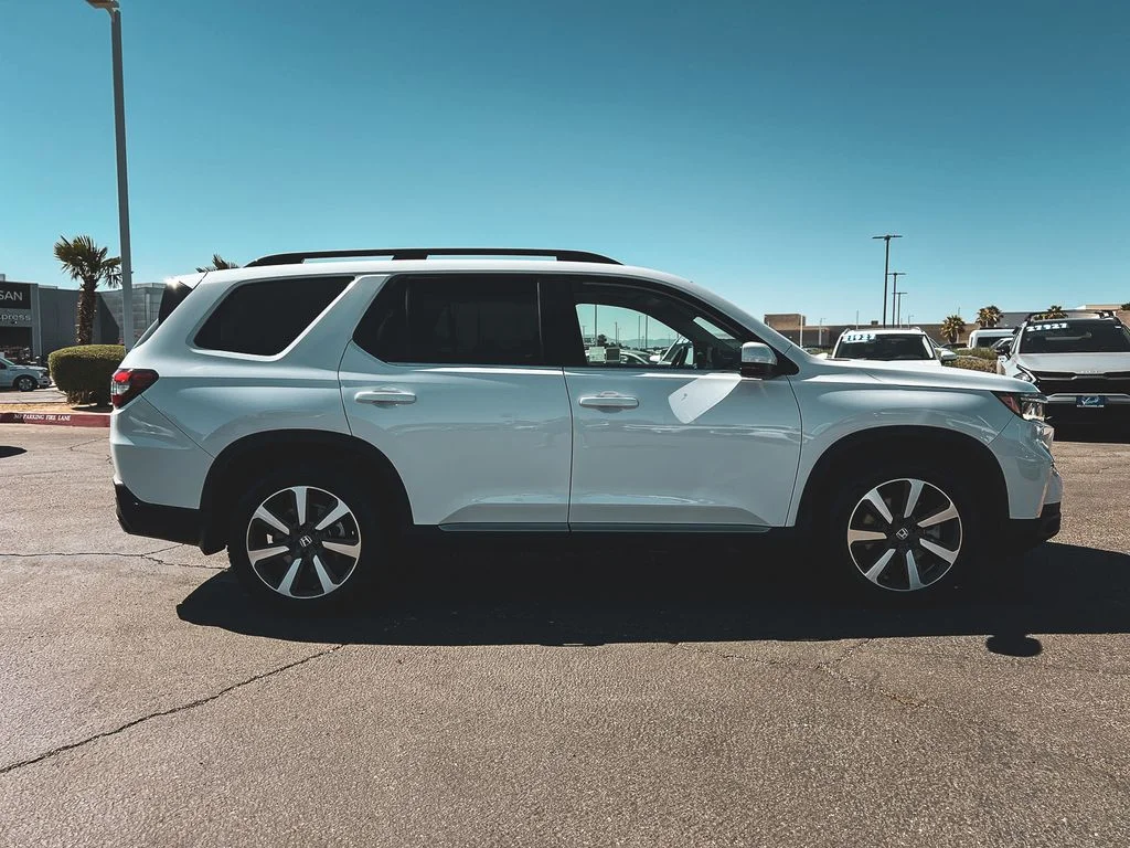 2023 Honda Pilot Touring - Photo 10