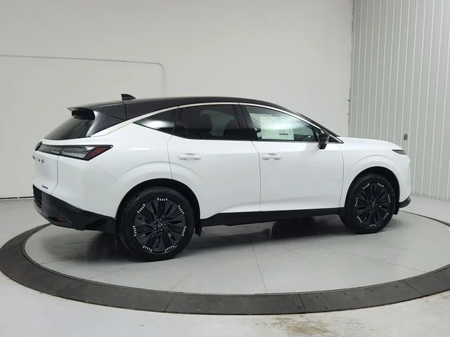 New 2026 White Nissan Platinum image 7