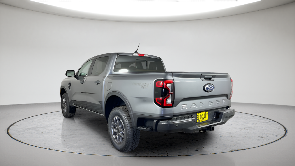 New 2026 Carbonized Gray Metallic Ford XLT image 7