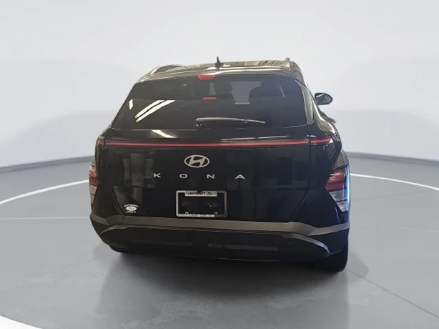 Used 2025 Black Hyundai SEL image 4