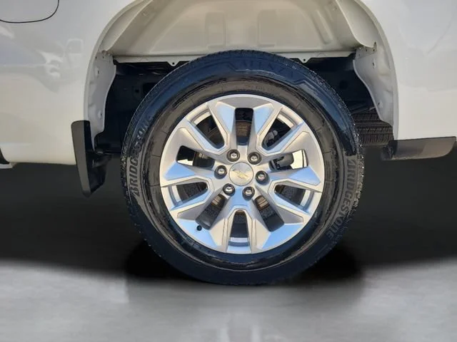 Used 2024 Summit White Chevrolet Custom image 32