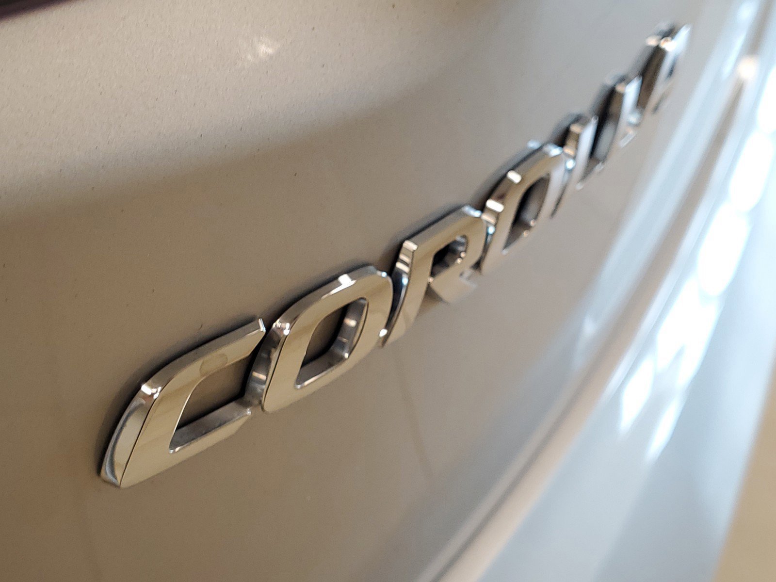 Used 2021 Classic Silver Metallic Toyota LE image 9
