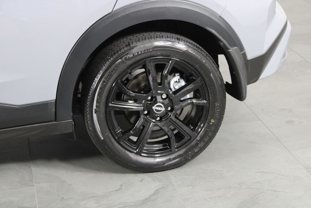 Used 2024 Gray Nissan SR image 14