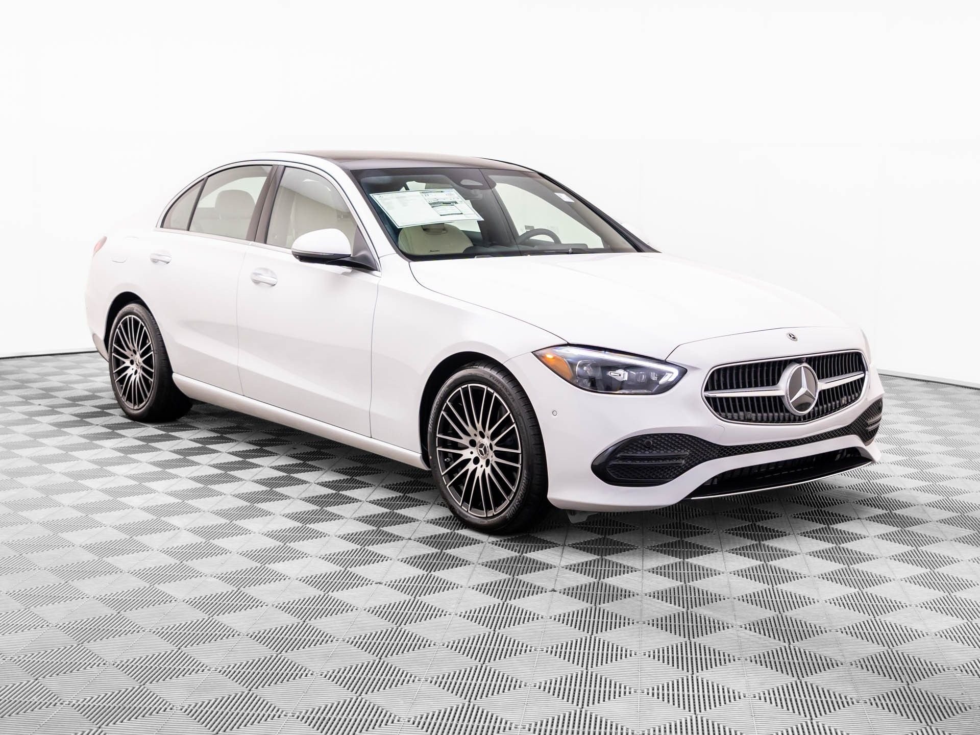 New 2026 MANUFAKTUR Moonlight White Metallic Mercedes-Benz C 300 image 7