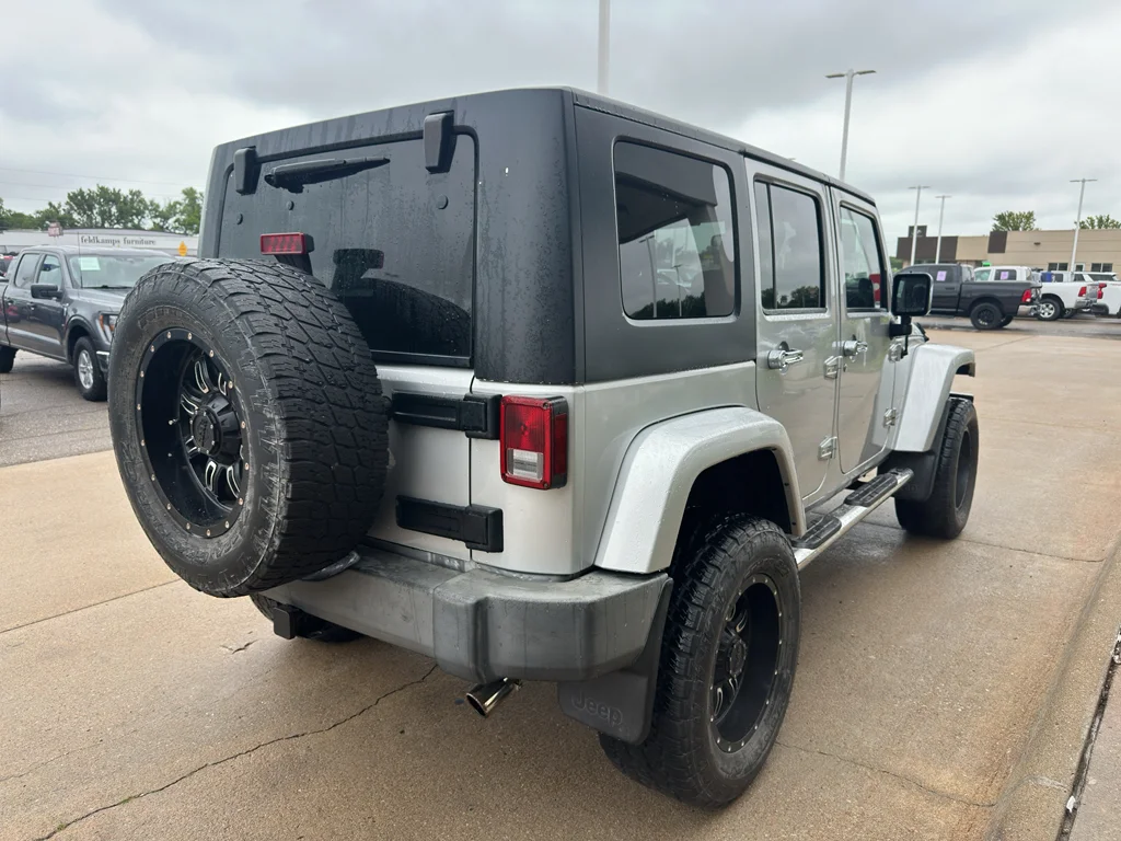 Used 2007 Bright Silver Metallic Clearcoat/Black Soft Top Jeep Sahara image 5