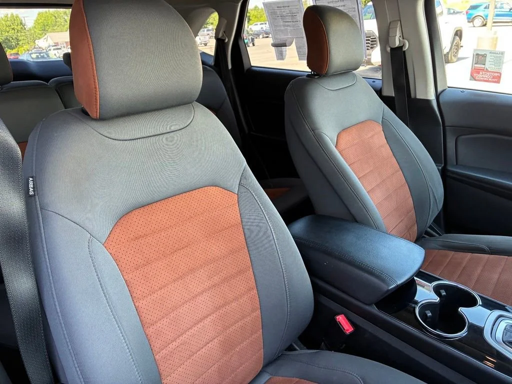 Used 2018 Shadow Black Ford SEL image 42