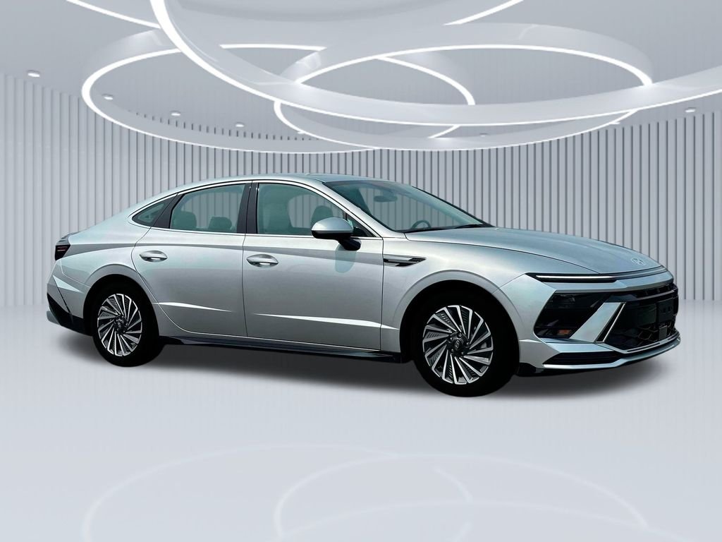 New 2025 Silver Hyundai SEL image 29