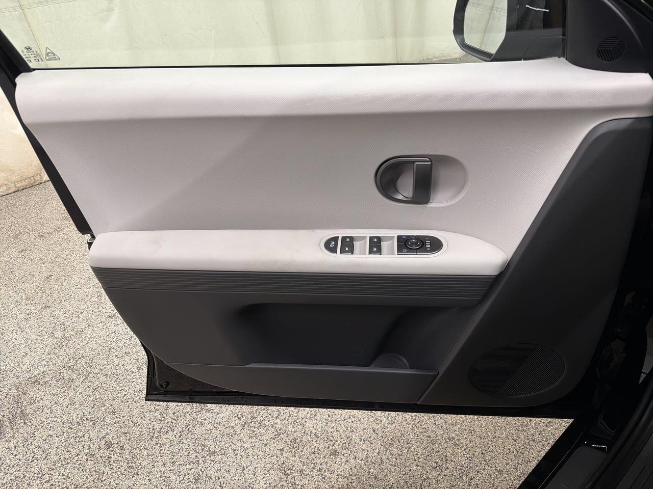 New 2026 Abyss Black Hyundai SEL image 17