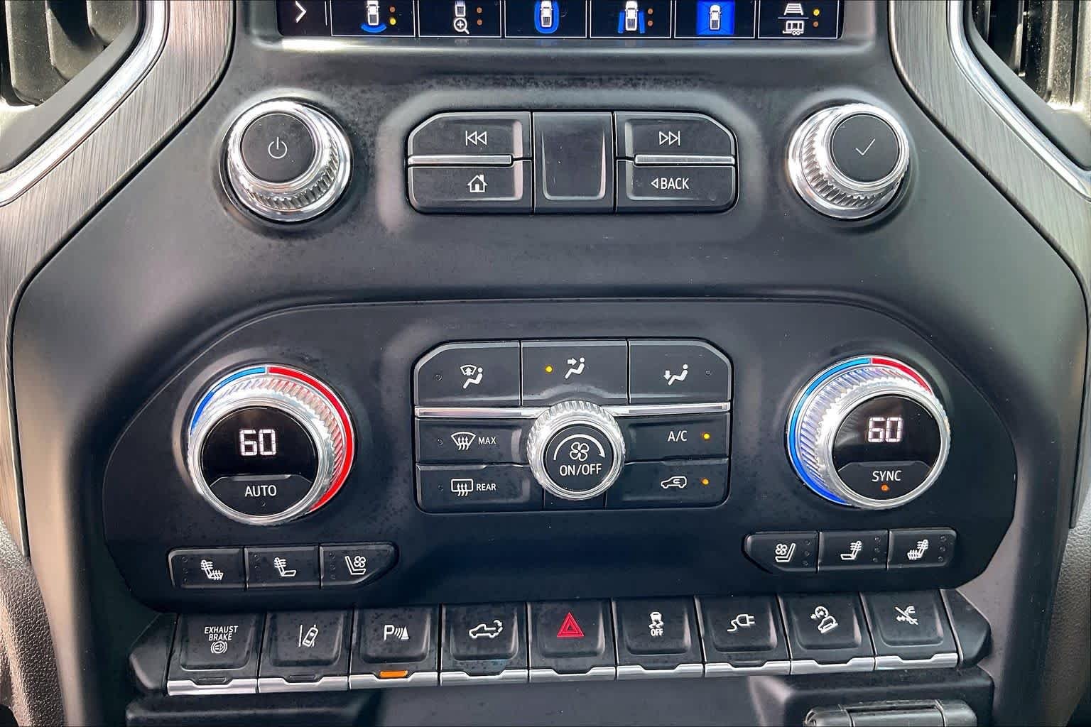 Used 2022 White Frost Tricoat GMC Denali image 33