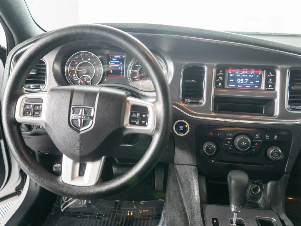 2014 Dodge Charger SE - Photo 12