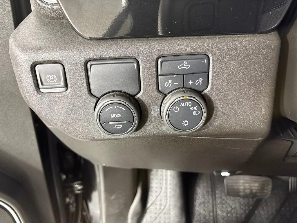 Used 2025 Black Chevrolet LT image 25
