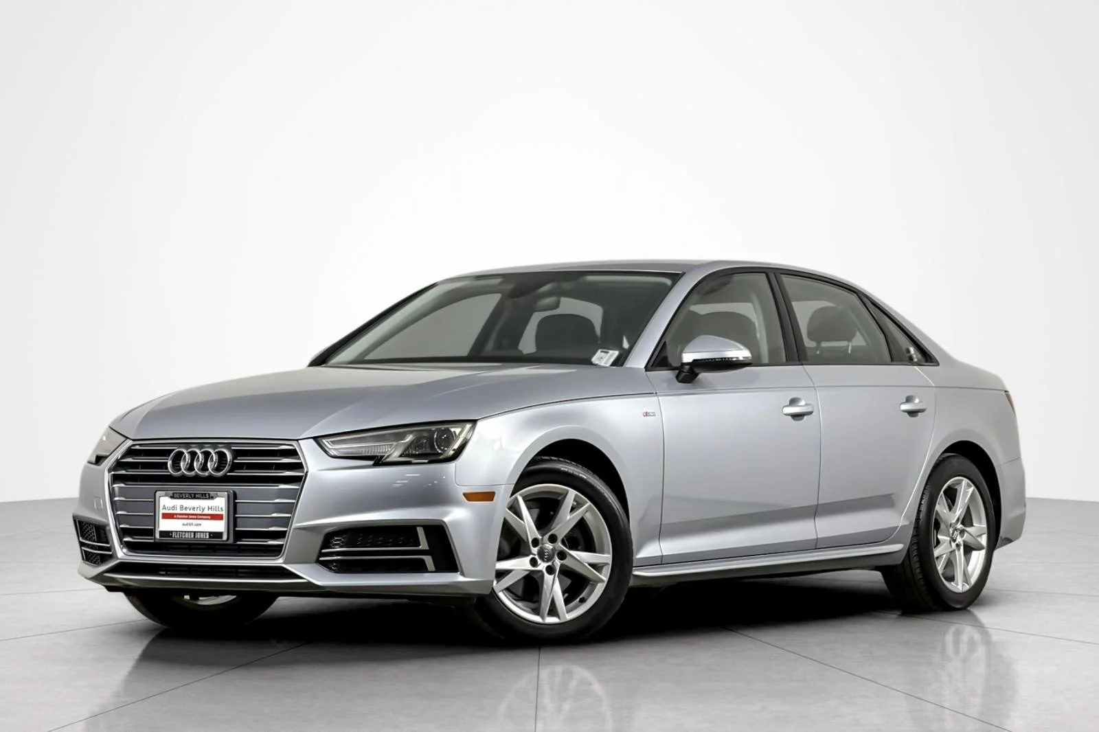 Used 2018 Florett Silver Metallic Audi 2.0 TFSI ultra Premium S Tronic FWD image 1