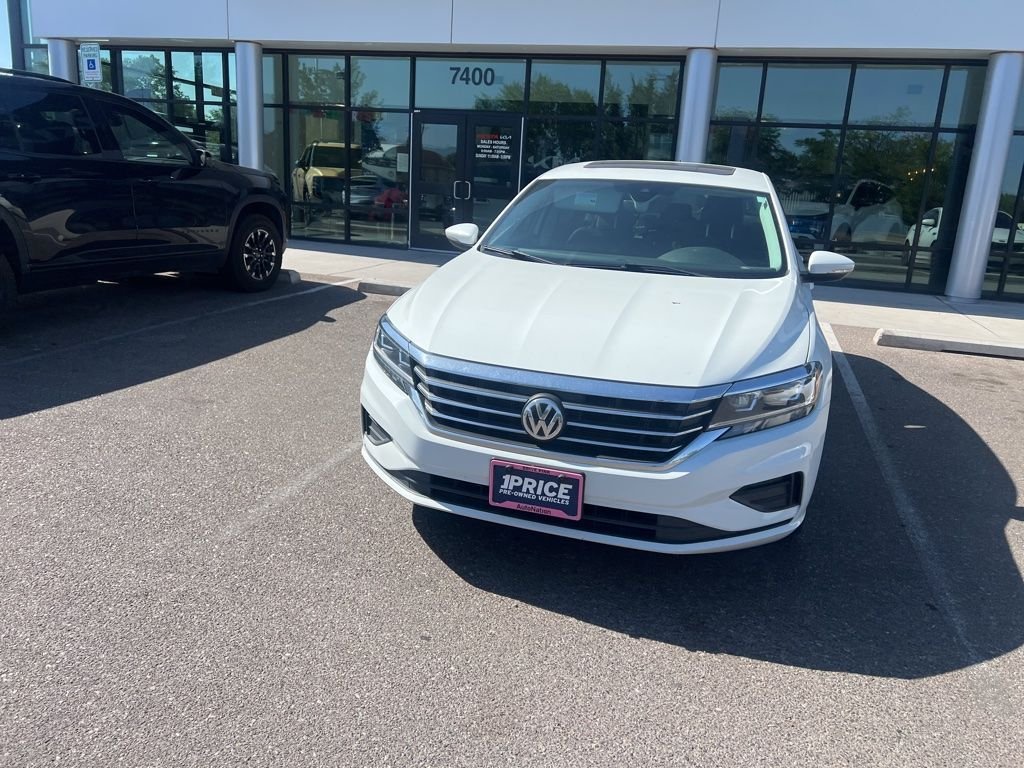 Used 2021  Volkswagen 2.0T SE image 4