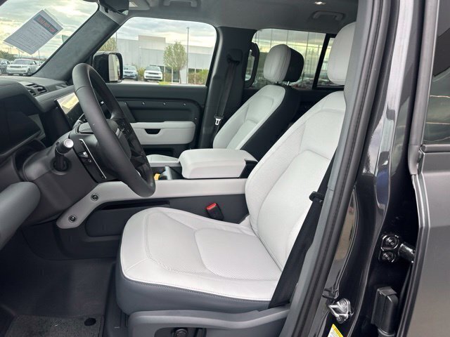 Used 2026 Gray Land Rover V8 image 9
