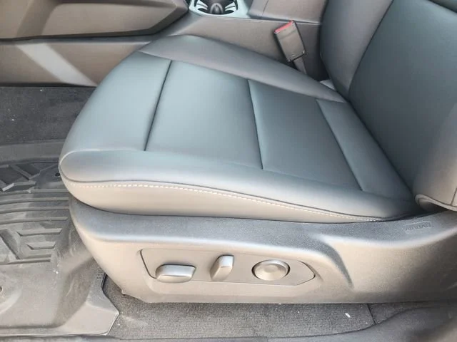 New 2026 Summit White Chevrolet LT image 25