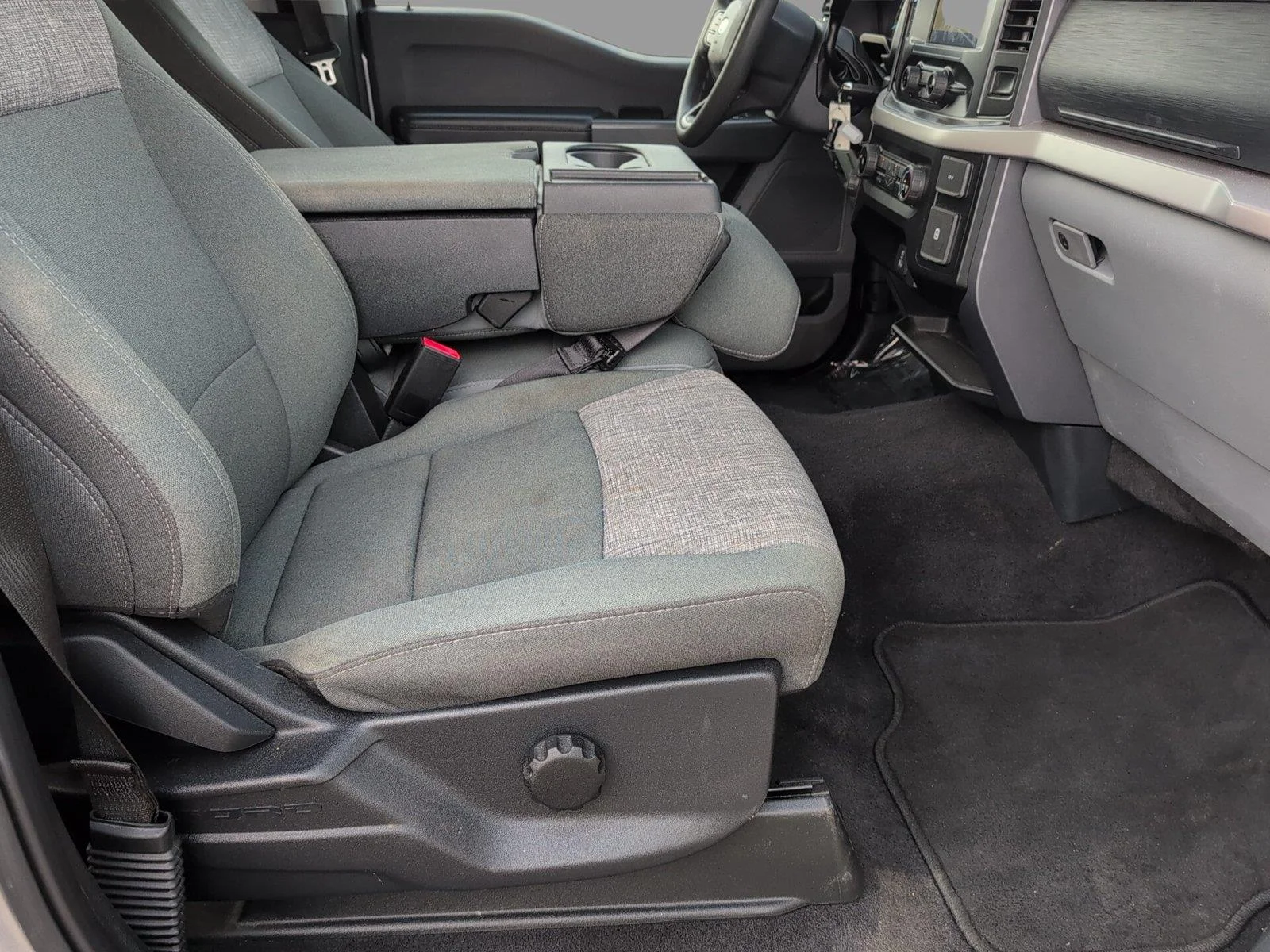 Used 2023 Iconic Silver Ford XLT image 38