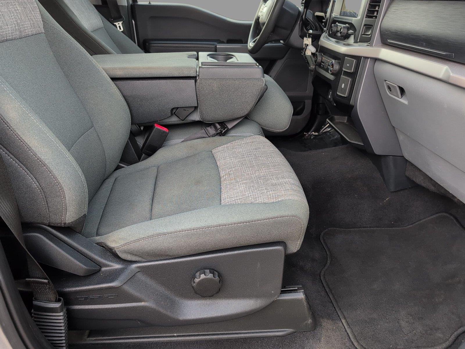 Used 2023 Iconic Silver Ford XLT image 38