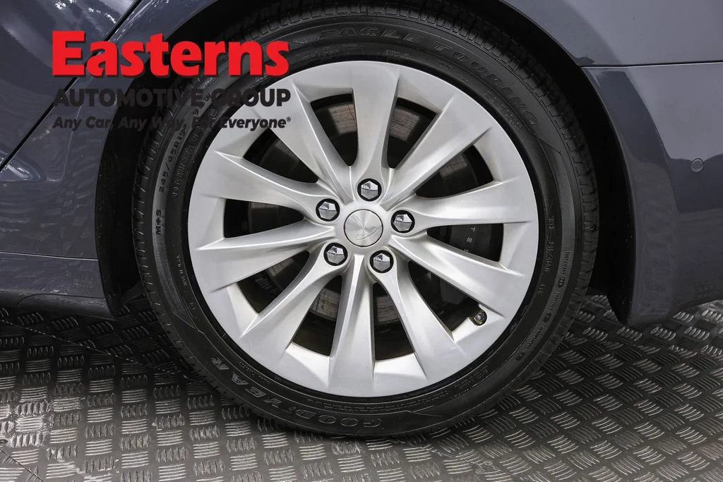 Used 2018 Gray Tesla 75D image 28