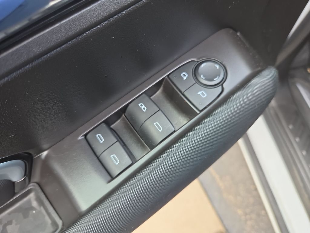 Used 2024 White Chevrolet Z71 image 28