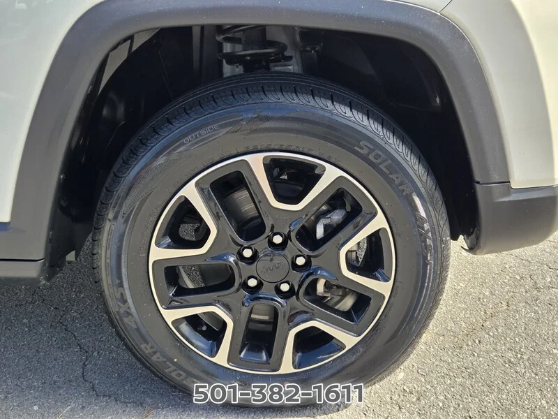 Used 2021 White Clearcoat JEEP TRAILHAWK 4X4 image 23