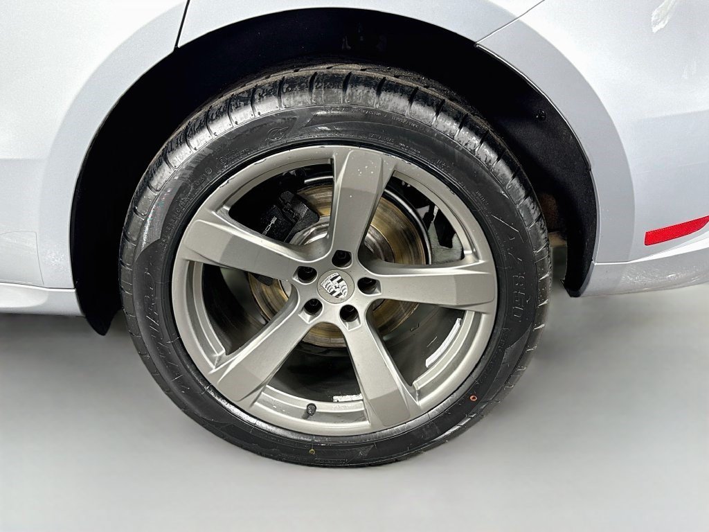 Used 2023 Dolomite Silver Metallic Porsche Base image 33