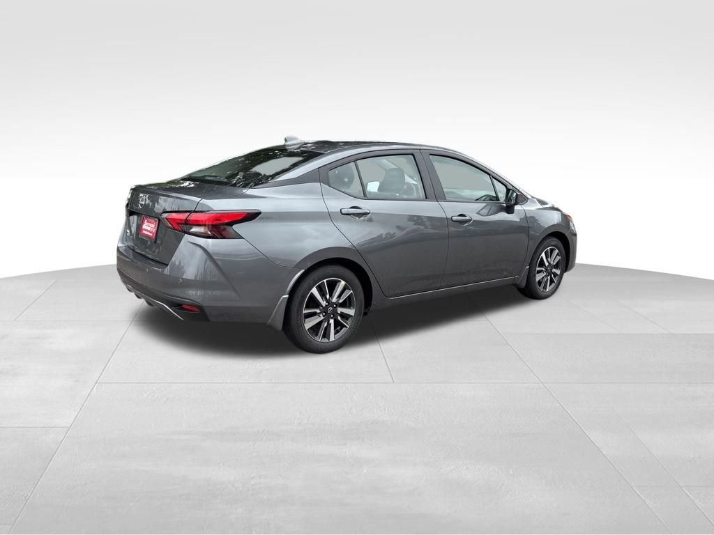 2025 Nissan Versa 1.6 SV photo 3