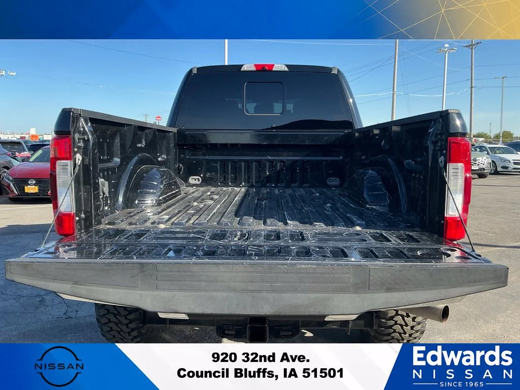 Used 2017 Black Ford XLT image 10